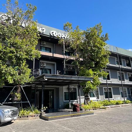 Huern Nana Jomsawan Hotel Phrae Buitenkant foto