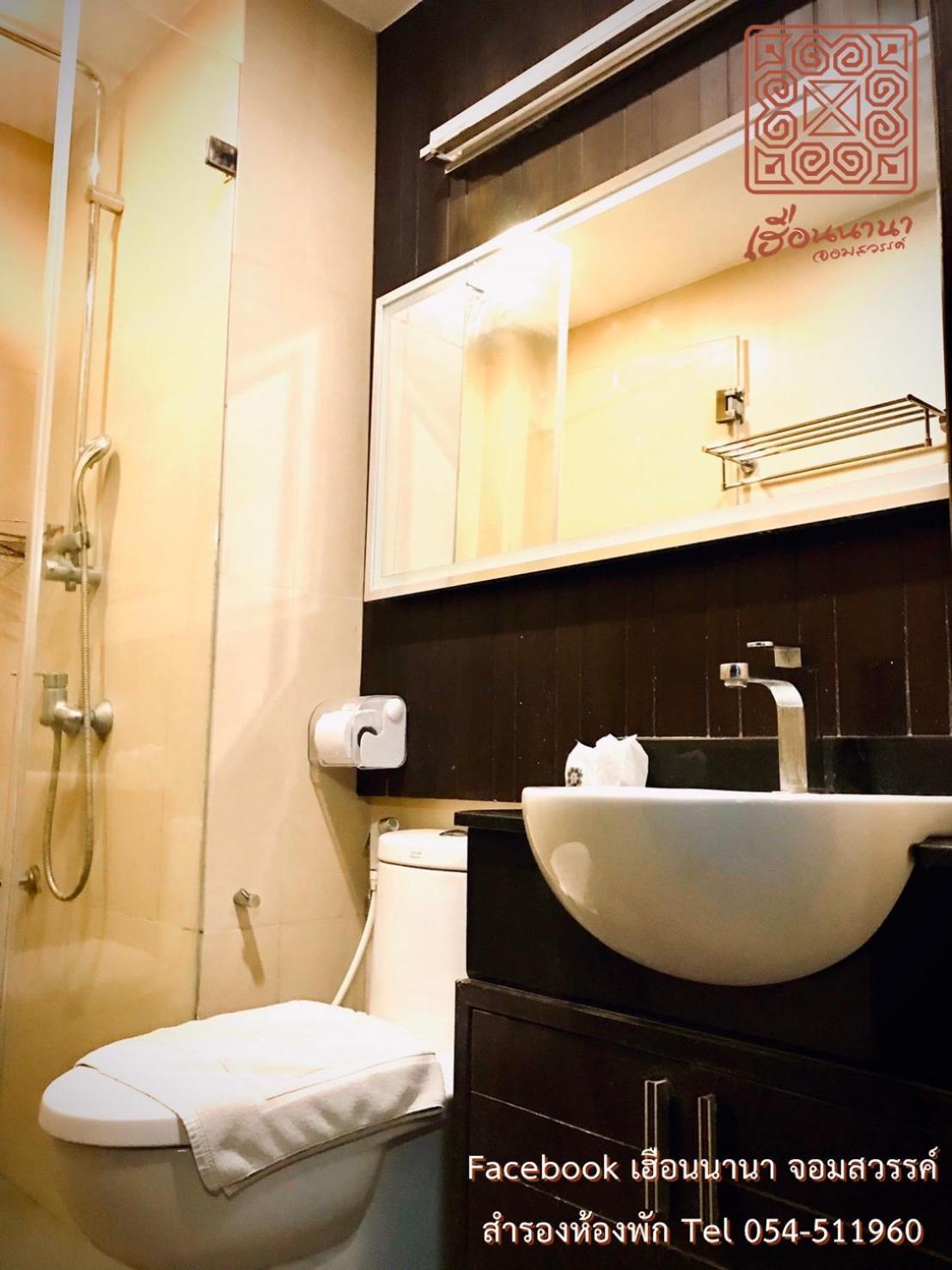 Huern Nana Jomsawan Hotel Phrae Buitenkant foto